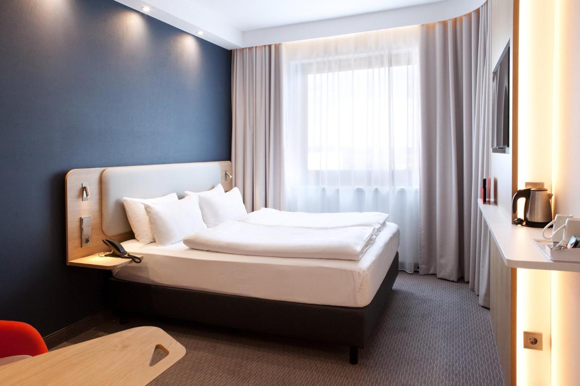 Express & - Basel - By Ihg Aparthotel 3*