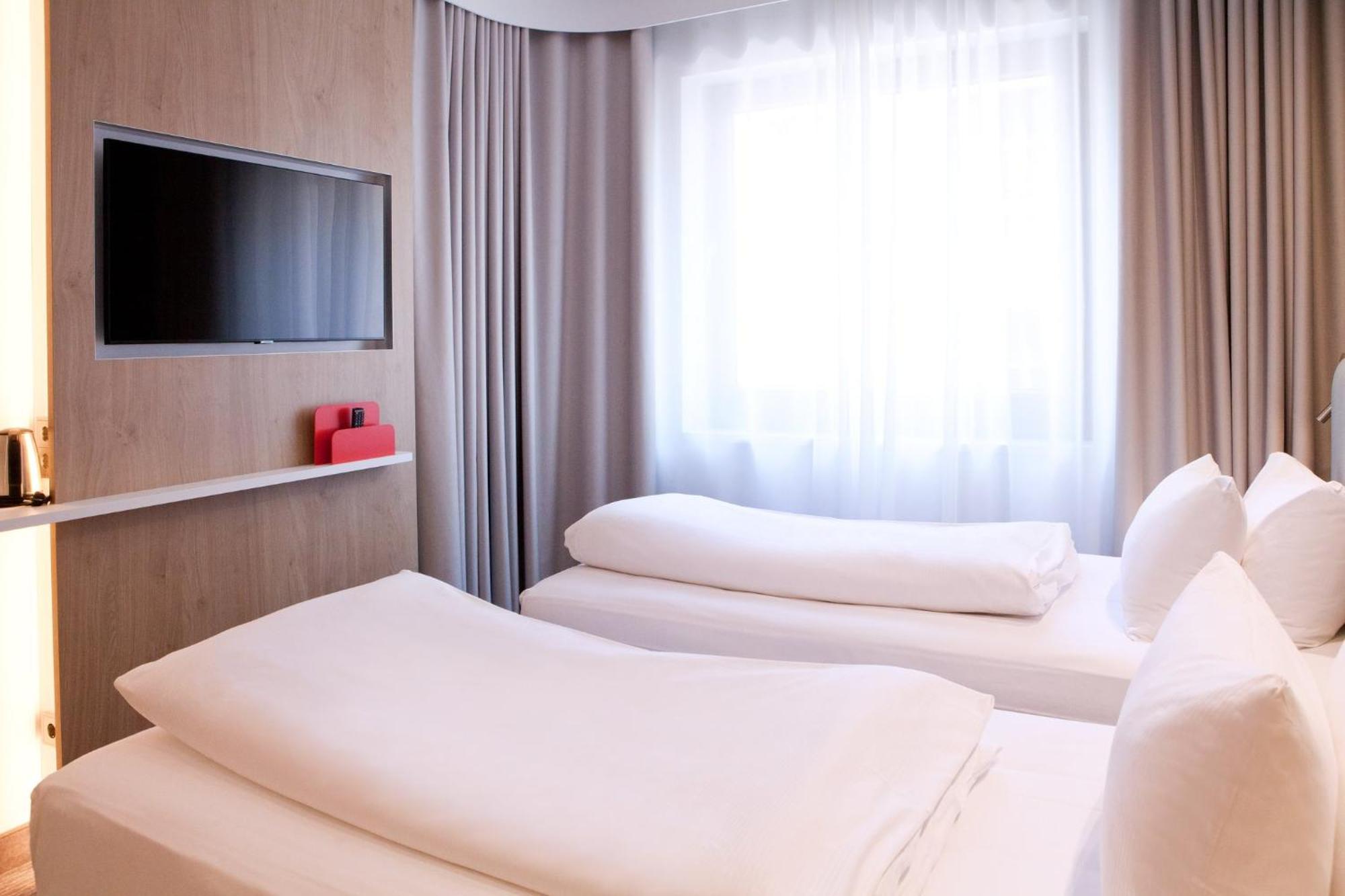 Express & - Basel - By Ihg 3*